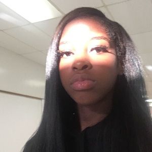 Meet your Posher, Alyssa